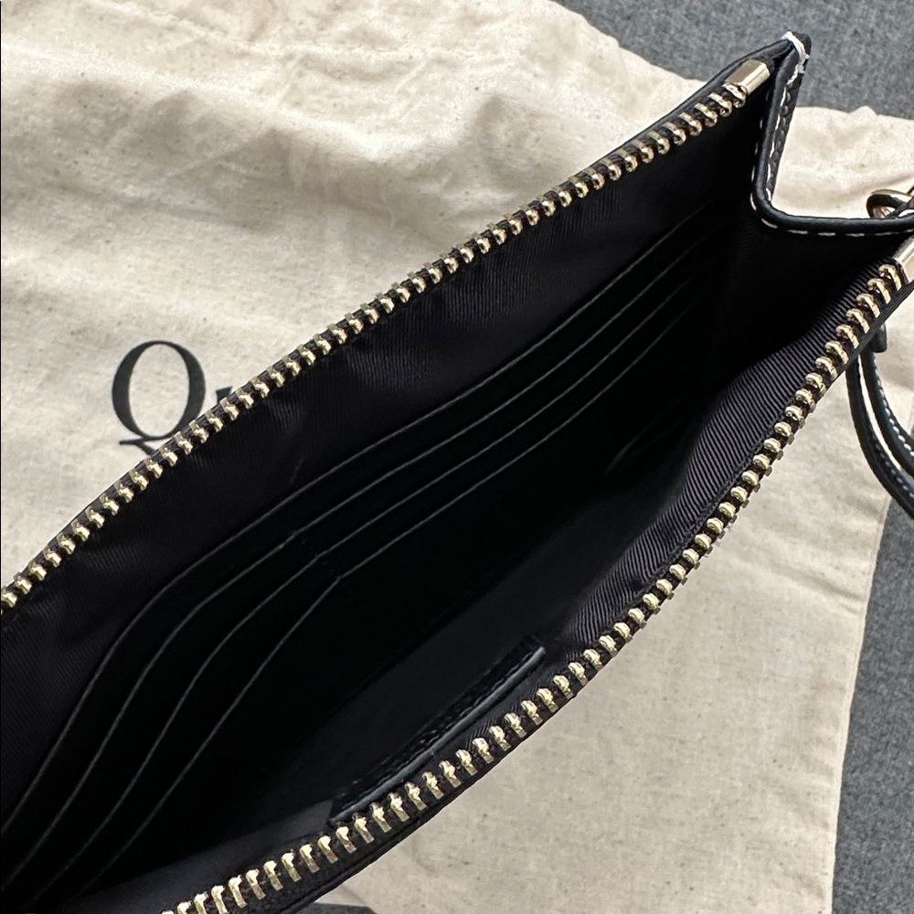 Quince Black Wristlet - Picture 2 of 2